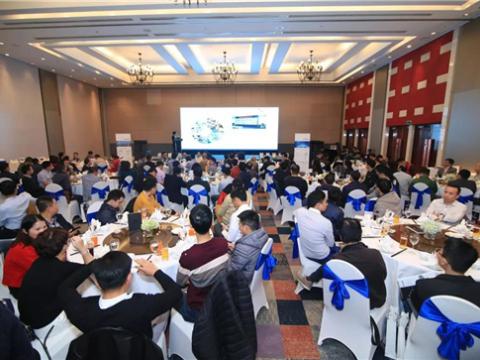 龙8头号玩家电气越南产品钻研推广会圆满落幕